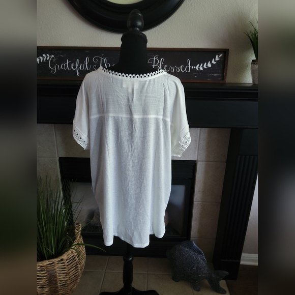Women's White Lace Trim Top - Picture 5 of 9